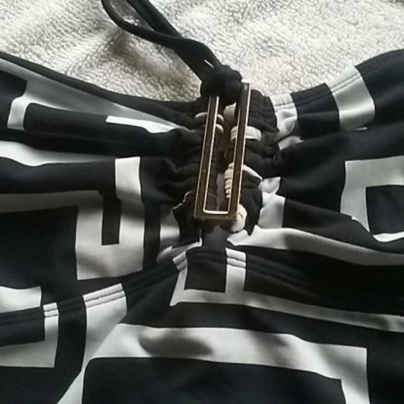 LA Blanca 1 piece Swimsuit - Picture 3 of 7